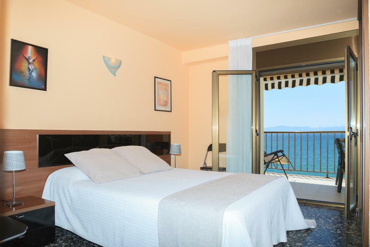 Uhc Acantilados Family Apartments Salou Luaran gambar